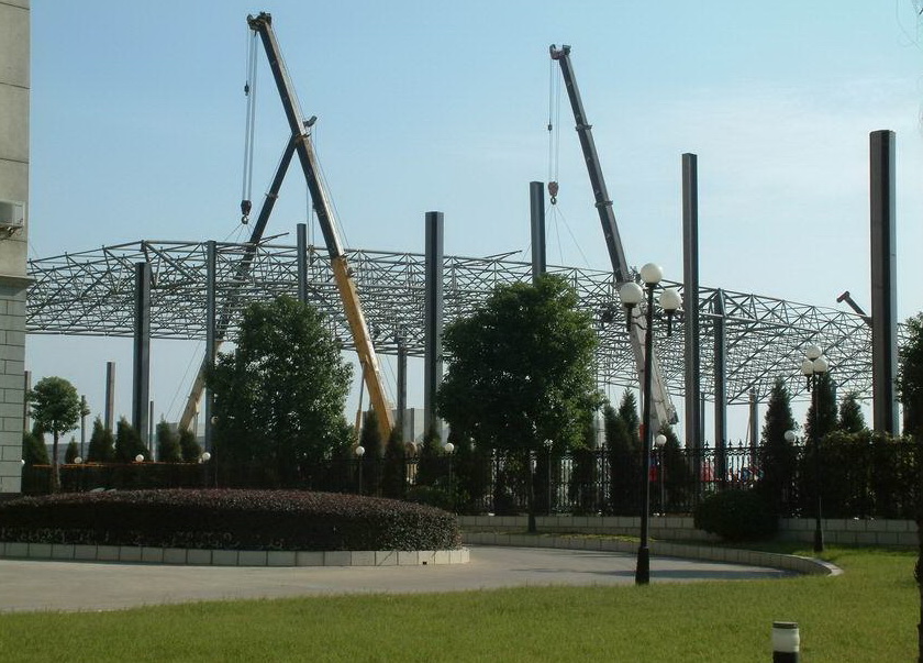 北辰加油站罩棚网架